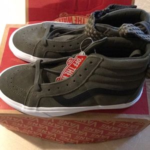 Vans - green and black NWT